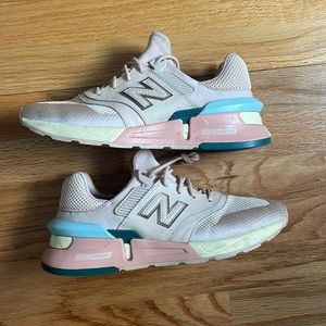 New Balance Women’s 997 Sport Sneaker - Size 9